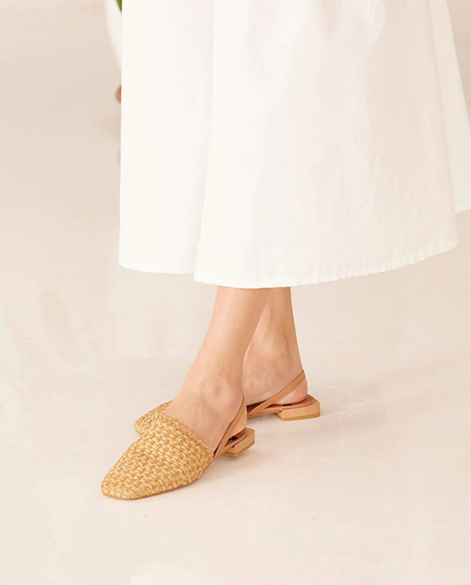 AGNES – Zapatos planos destalonados de rafia con punta cuadrada - Image 4