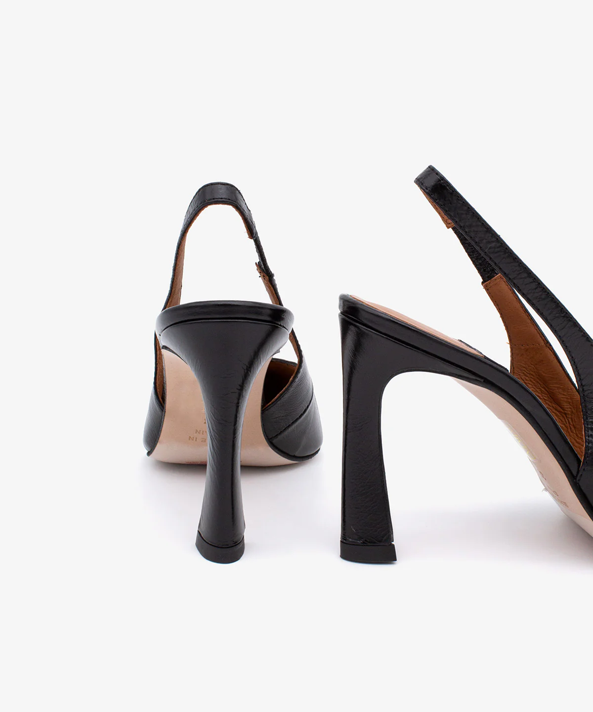 AINA – Stiletto destalonado con tacón alto de piel texturizada - Image 10