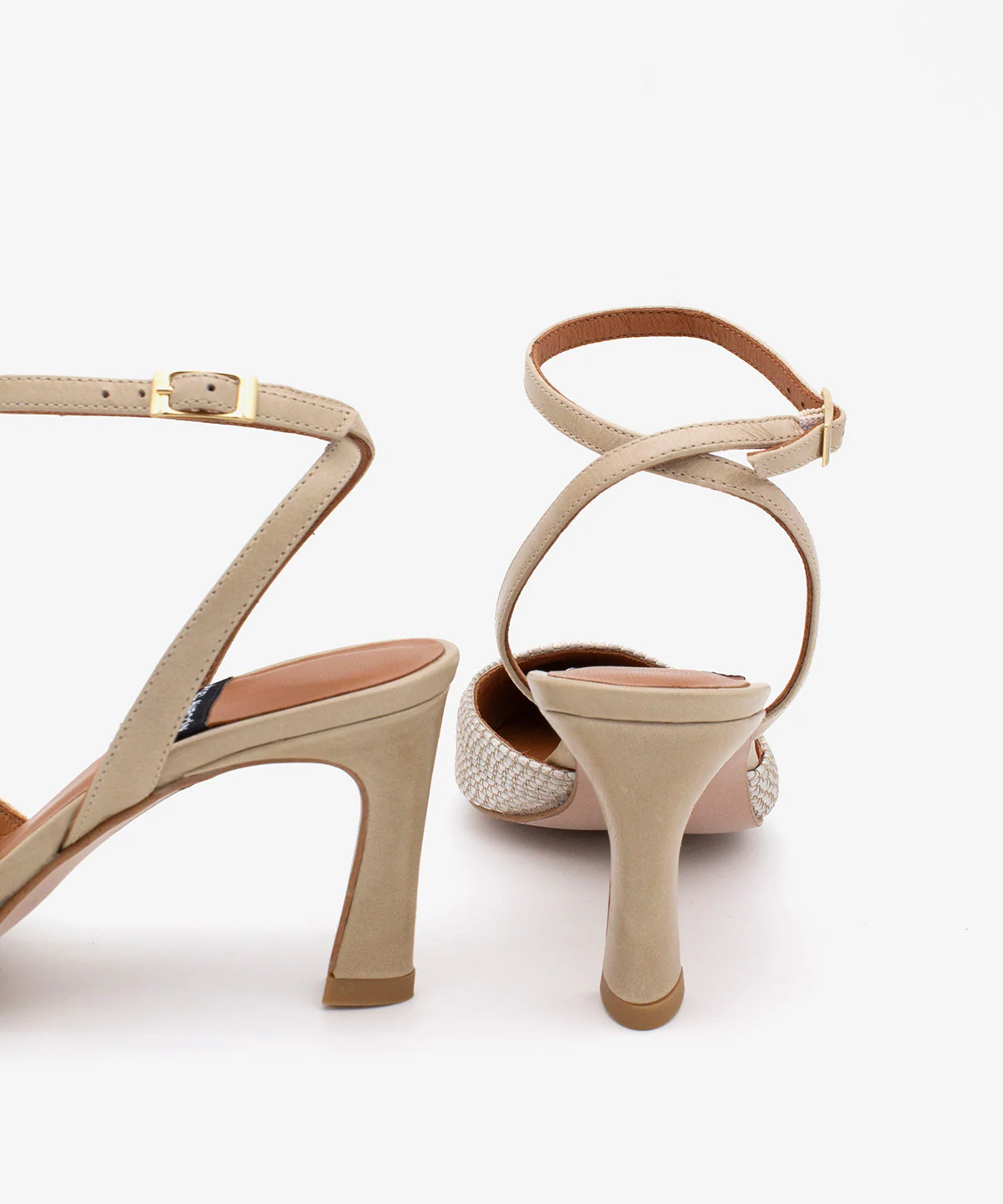 AMALIA – Stiletto destalonado con pulsera y tacón comodo de rafia y piel - Image 4