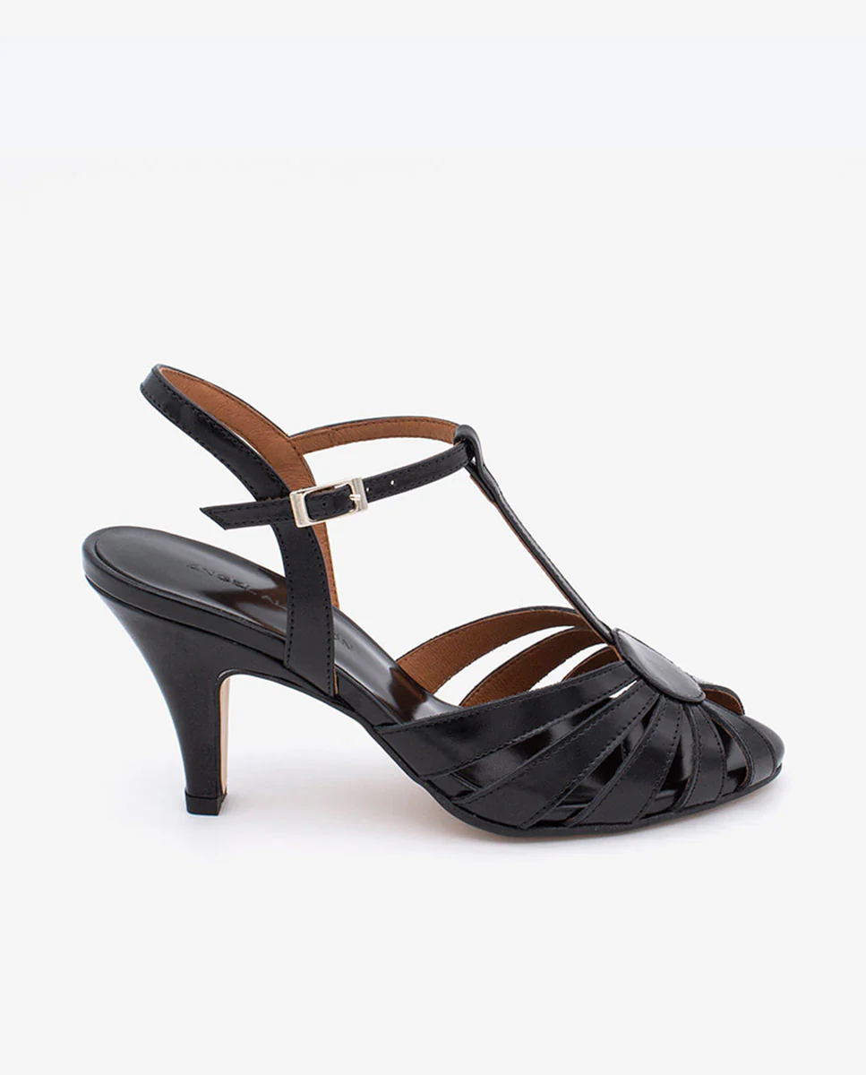 ANNICK – Sandalia de tiras t-strap y tacón fino en piel brillante