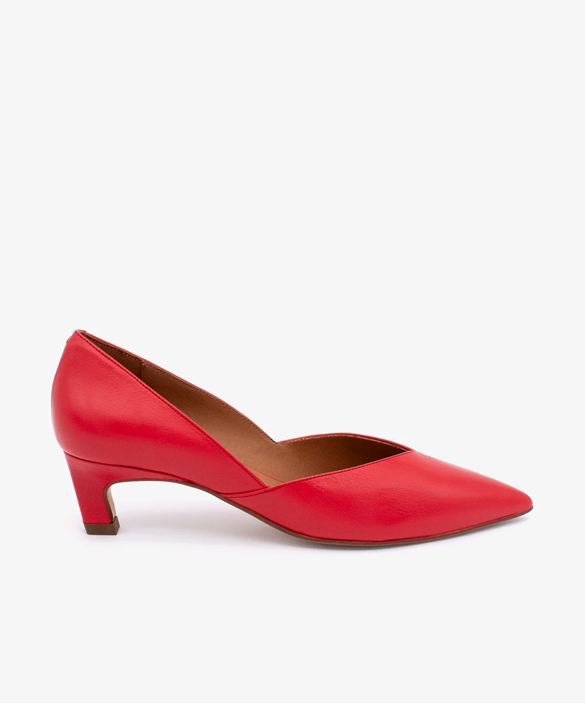BRIZIA – Zapato de salón con abertura en pico y tacón bajo de piel de grano suave - Image 10