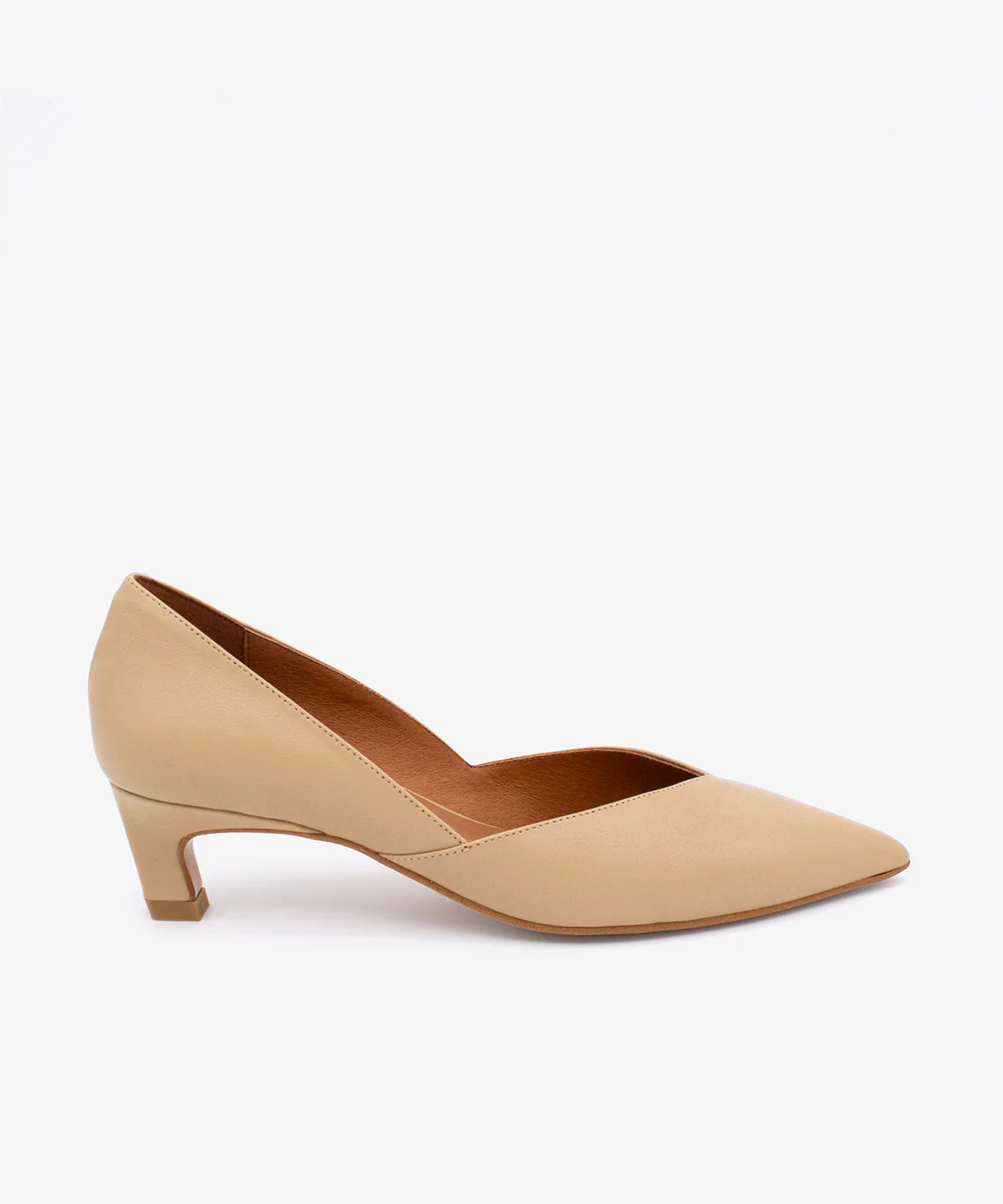 BRIZIA – Zapato de salón con abertura en pico y tacón bajo de piel de grano suave - Image 15