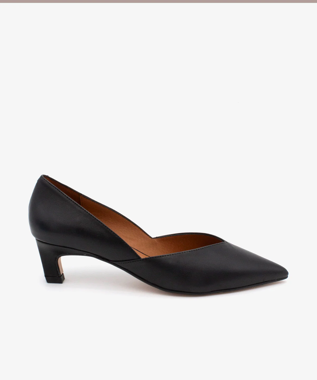 BRIZIA – Zapato de salón con abertura en pico y tacón bajo de piel de grano suave - Image 20