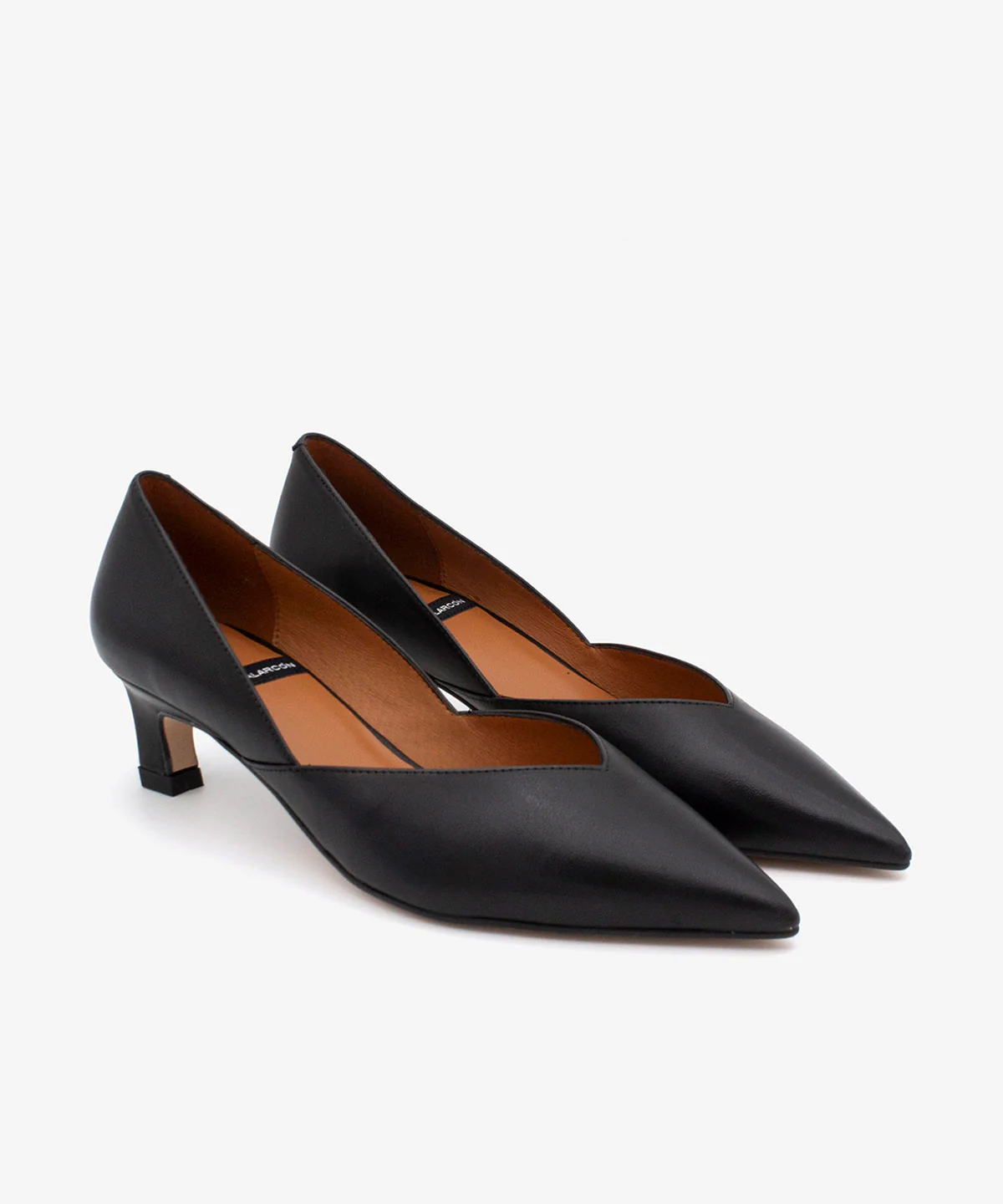 BRIZIA – Zapato de salón con abertura en pico y tacón bajo de piel de grano suave - Image 21