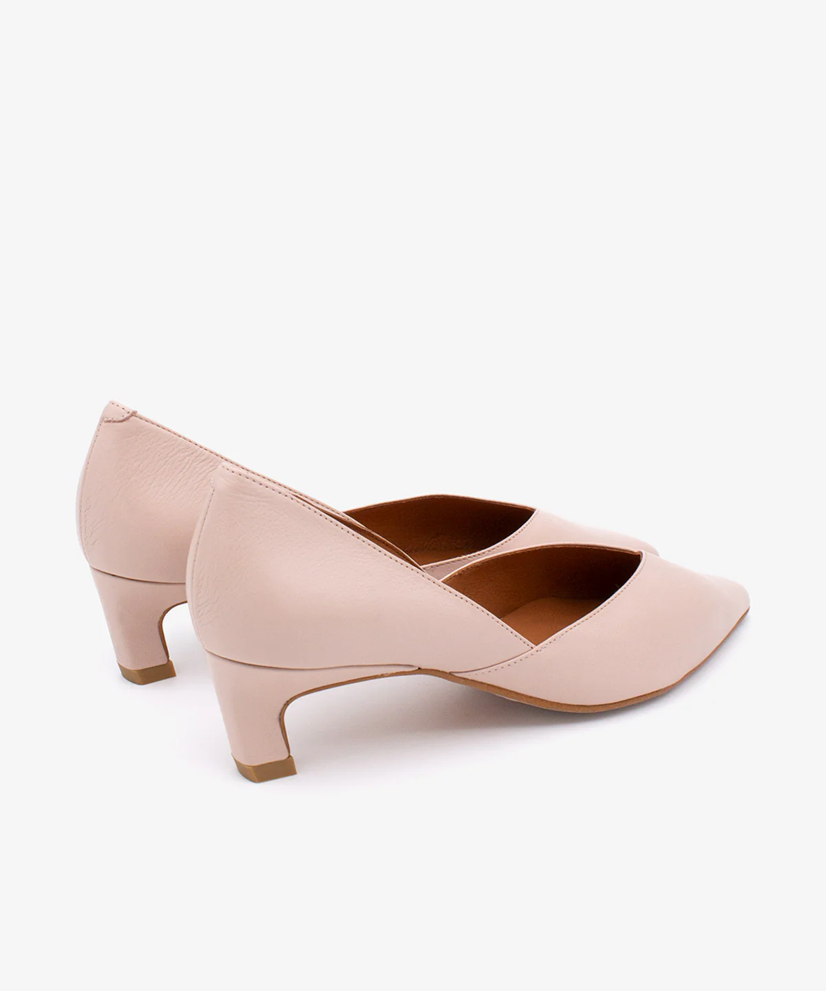 BRIZIA – Zapato de salón con abertura en pico y tacón bajo de piel de grano suave - Image 7