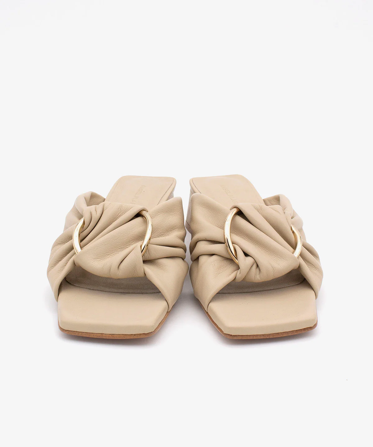 CAMILA – Mule destalonado con pala cruzada con hebilla decorativa de piel - Image 5