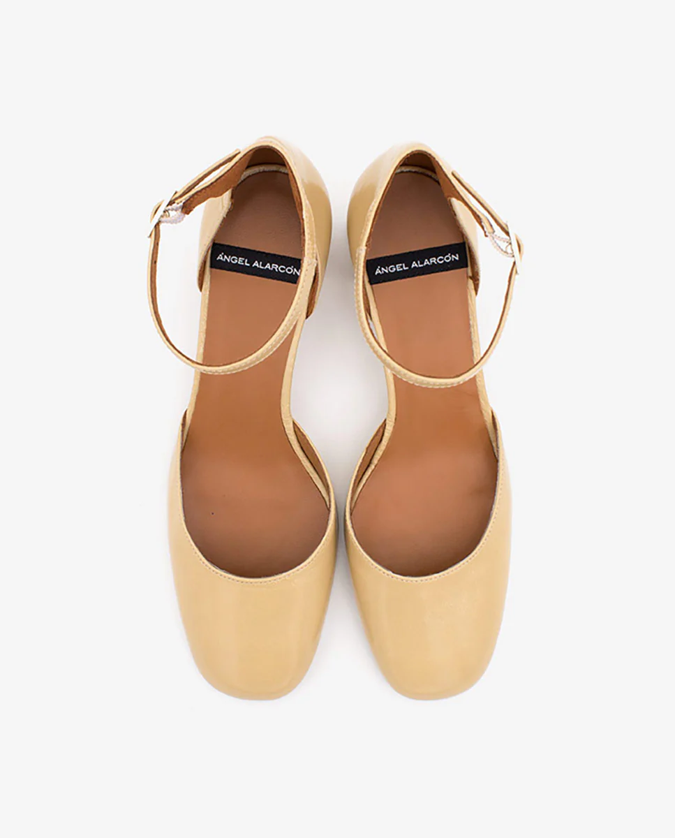DAIMEE – Zapato de pala y talón con pulsera al tobillo y tacón de piel texturizada - Image 20