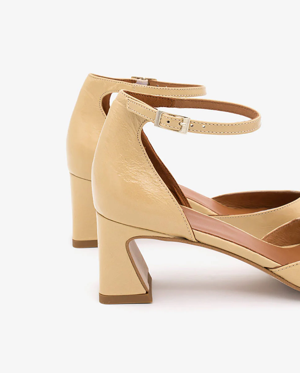 DAIMEE – Zapato de pala y talón con pulsera al tobillo y tacón de piel texturizada - Image 22