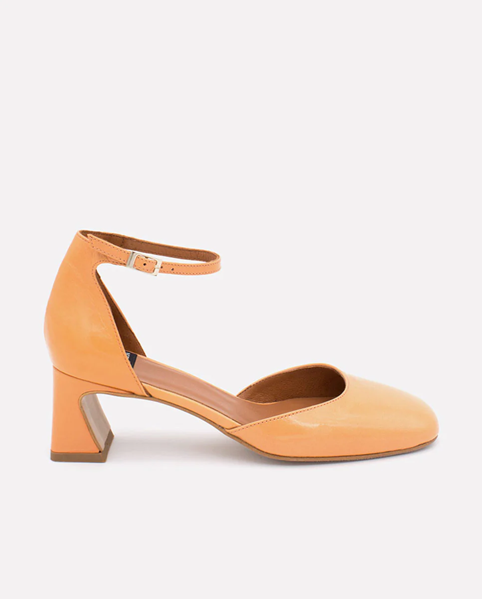 DAIMEE – Zapato de pala y talón con pulsera al tobillo y tacón de piel texturizada - Image 26