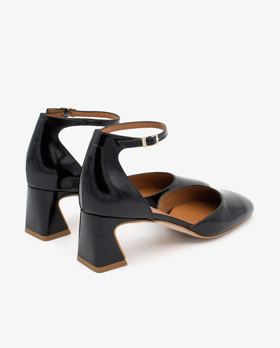 DAIMEE – Zapato de pala y talón con pulsera al tobillo y tacón de piel texturizada - Image 8