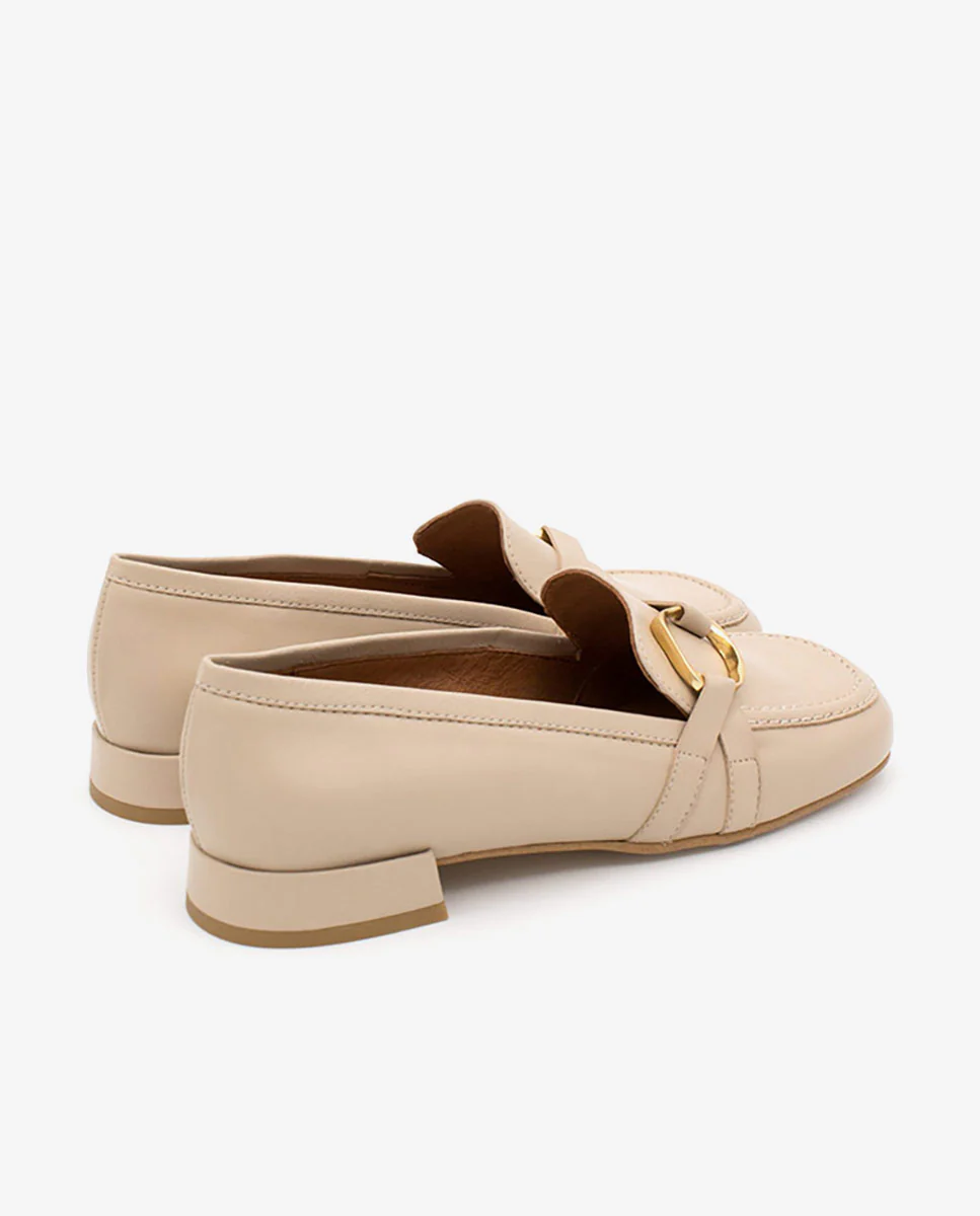 ELLIS – Mocasín de piel con adorno dorado - Image 3