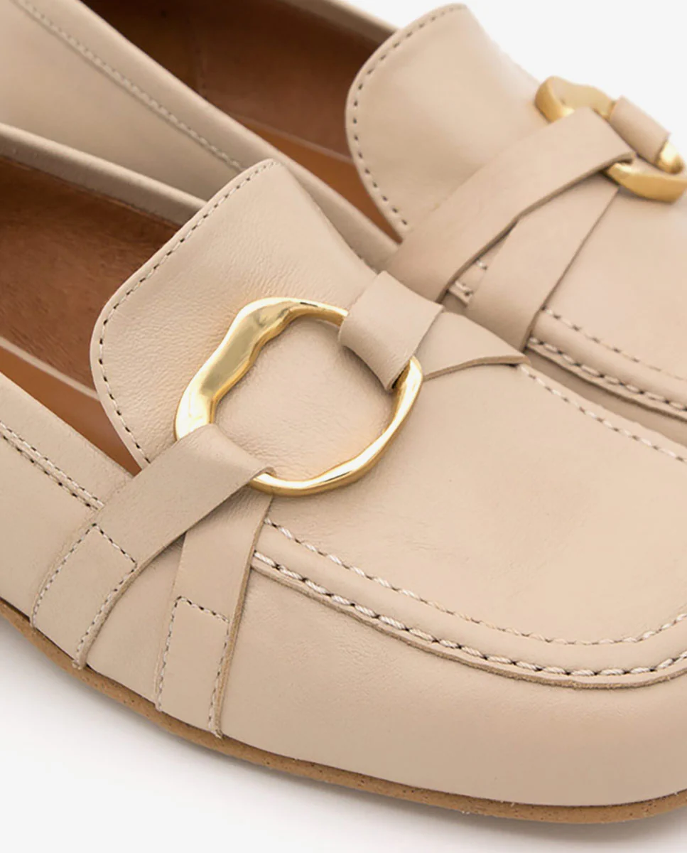 ELLIS – Mocasín de piel con adorno dorado - Image 4