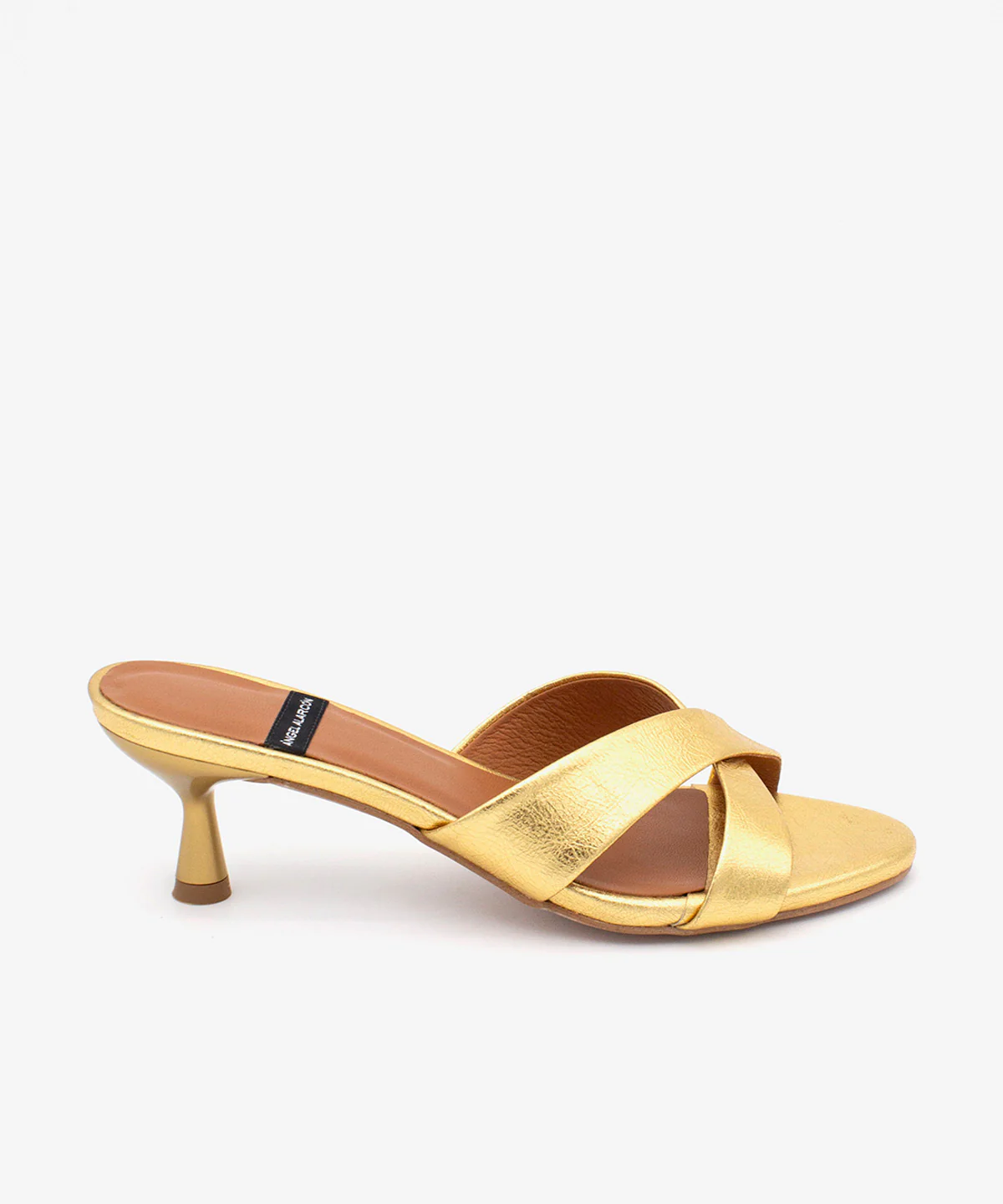 ELODIA – Mules de tacón fino cómodo con pala cruzada de piel metalizada texturizada - Image 7