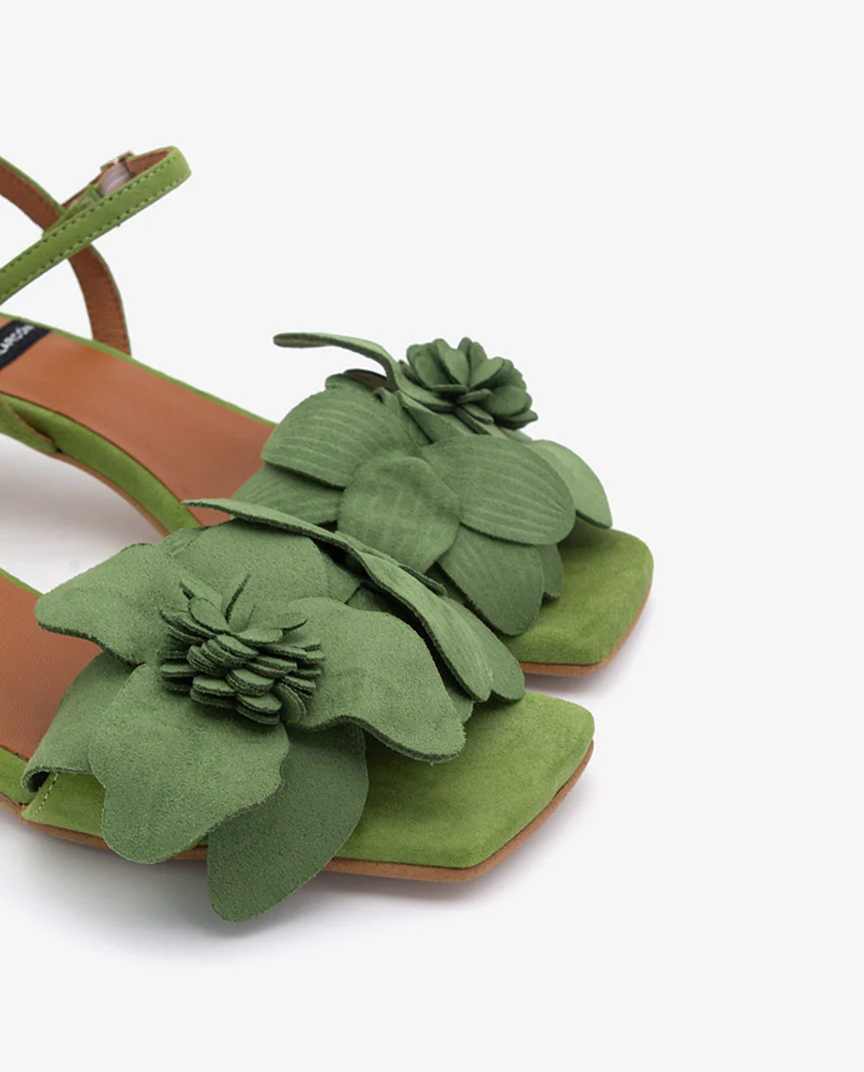 EUGENIE - Sandalias de verano con flor en ante - Image 6