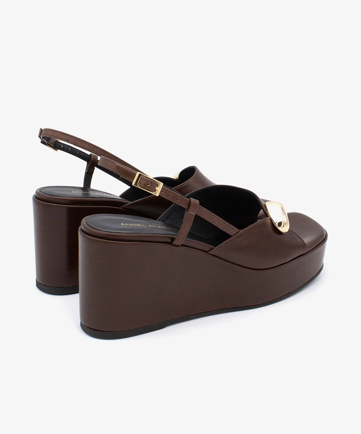 FIORELLA – Sandalia con plataforma de cuña de piel con adorno metálico - Image 3