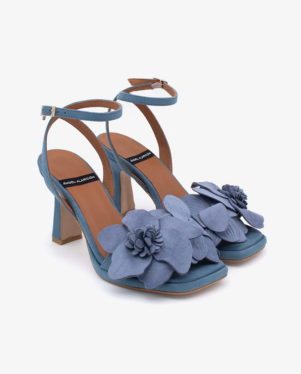 FLEUR – Sandalias atadas al tobillo con adorno floral de ante - Image 10