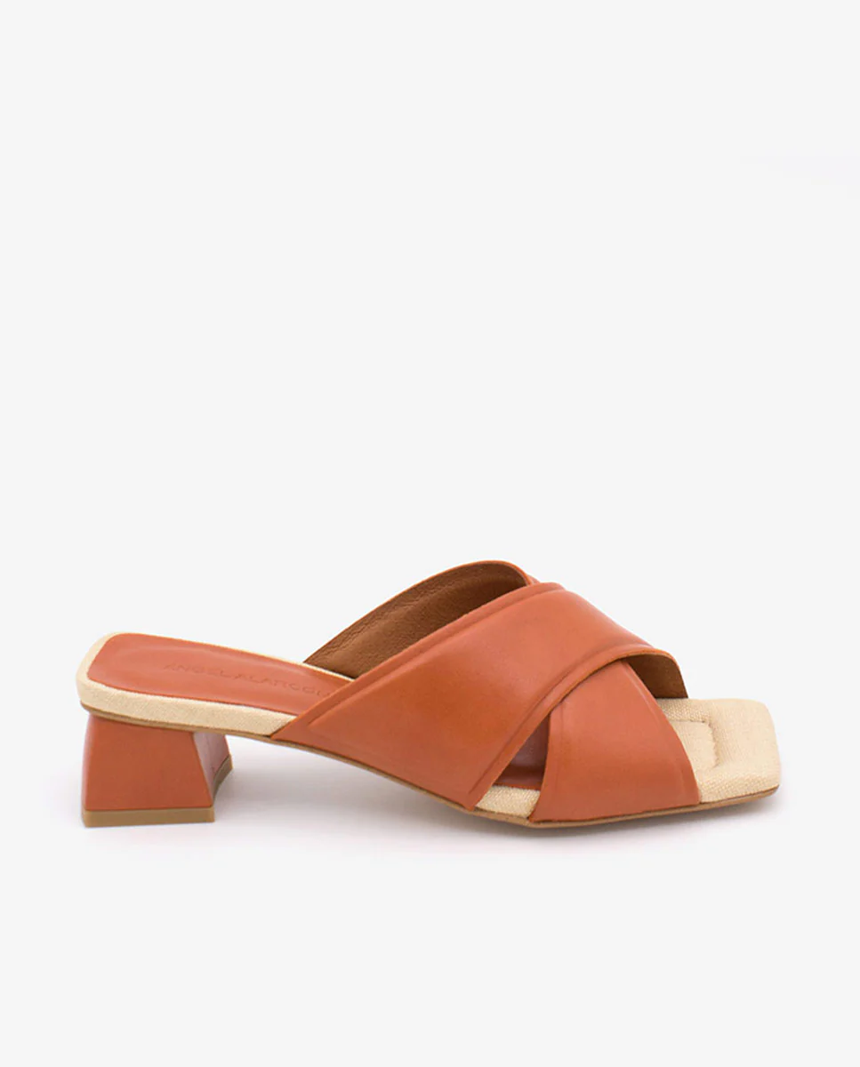 GERDI – Sandalia de piel de pala cruzada semiacolchada - Image 7
