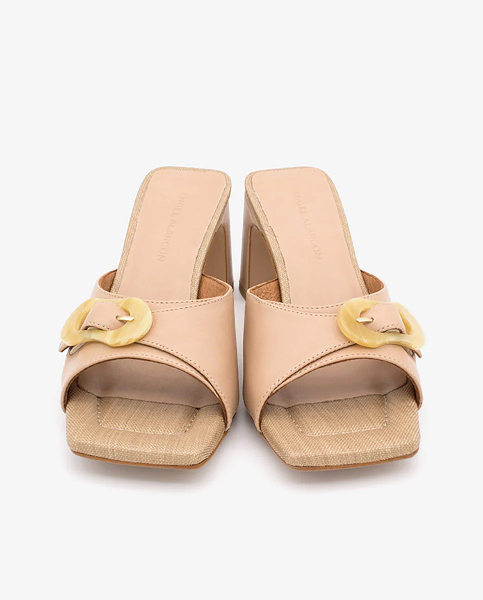 JELKE – Mule de piel con hebilla carey y tacón ancho - Image 13