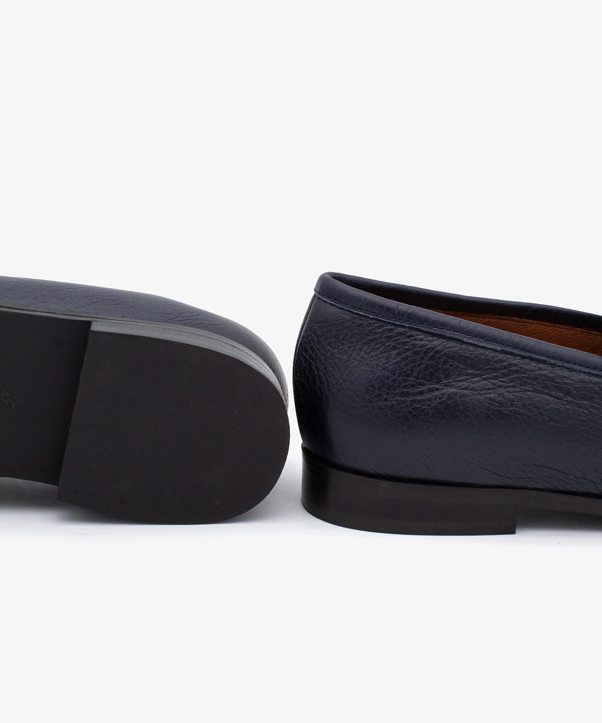 JUNA – Mocasín de mujer de piel natural con punta redonda y adorno - Image 20