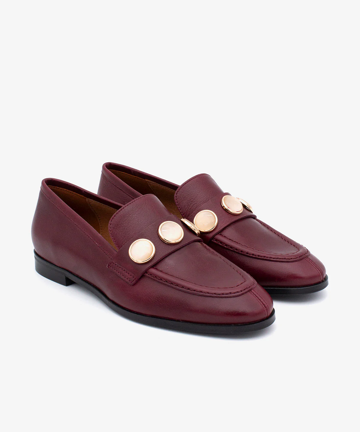 JUNA – Mocasín de mujer de piel natural con punta redonda y adorno - Image 3