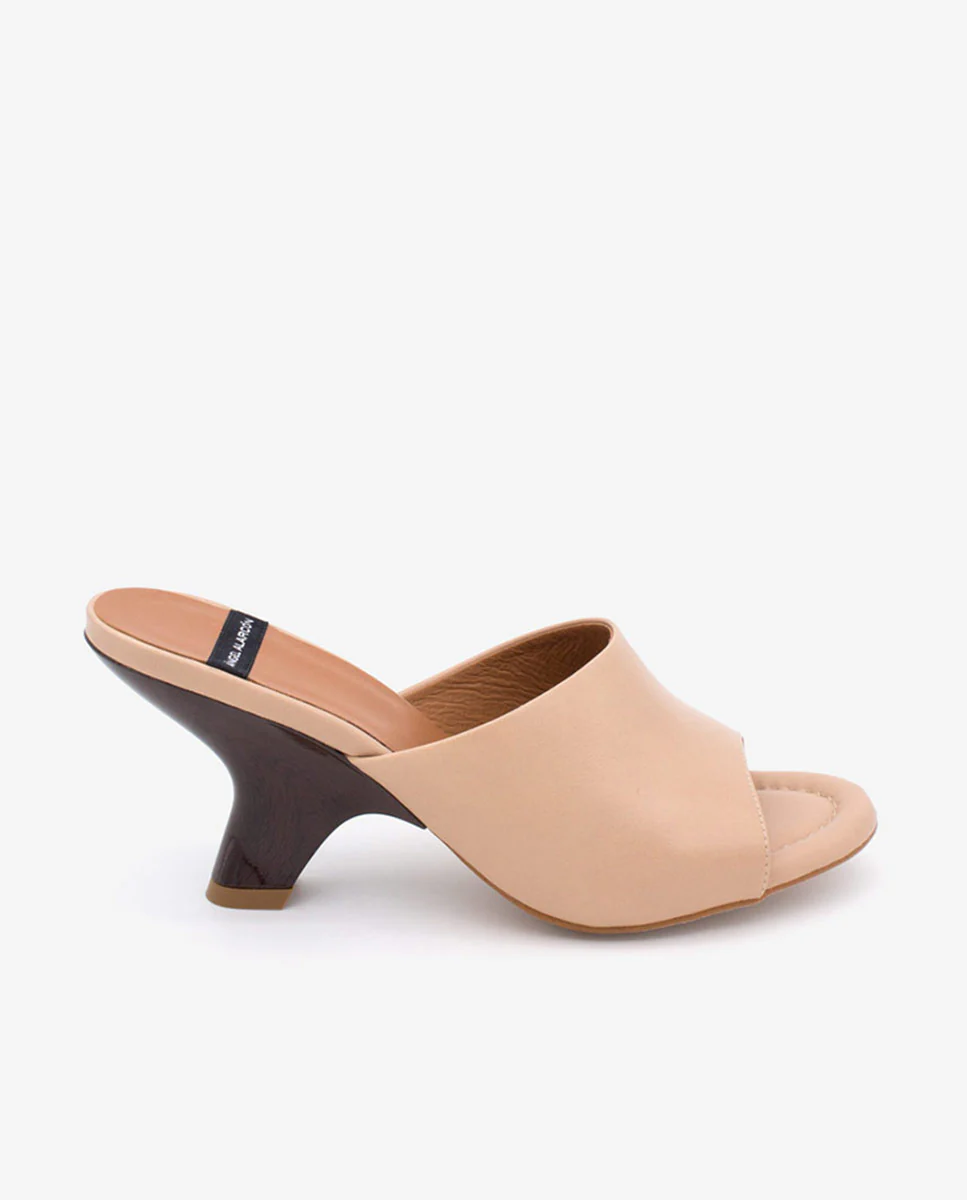 KADY – Mule de piel con cuña de print madera brillante - Image 6