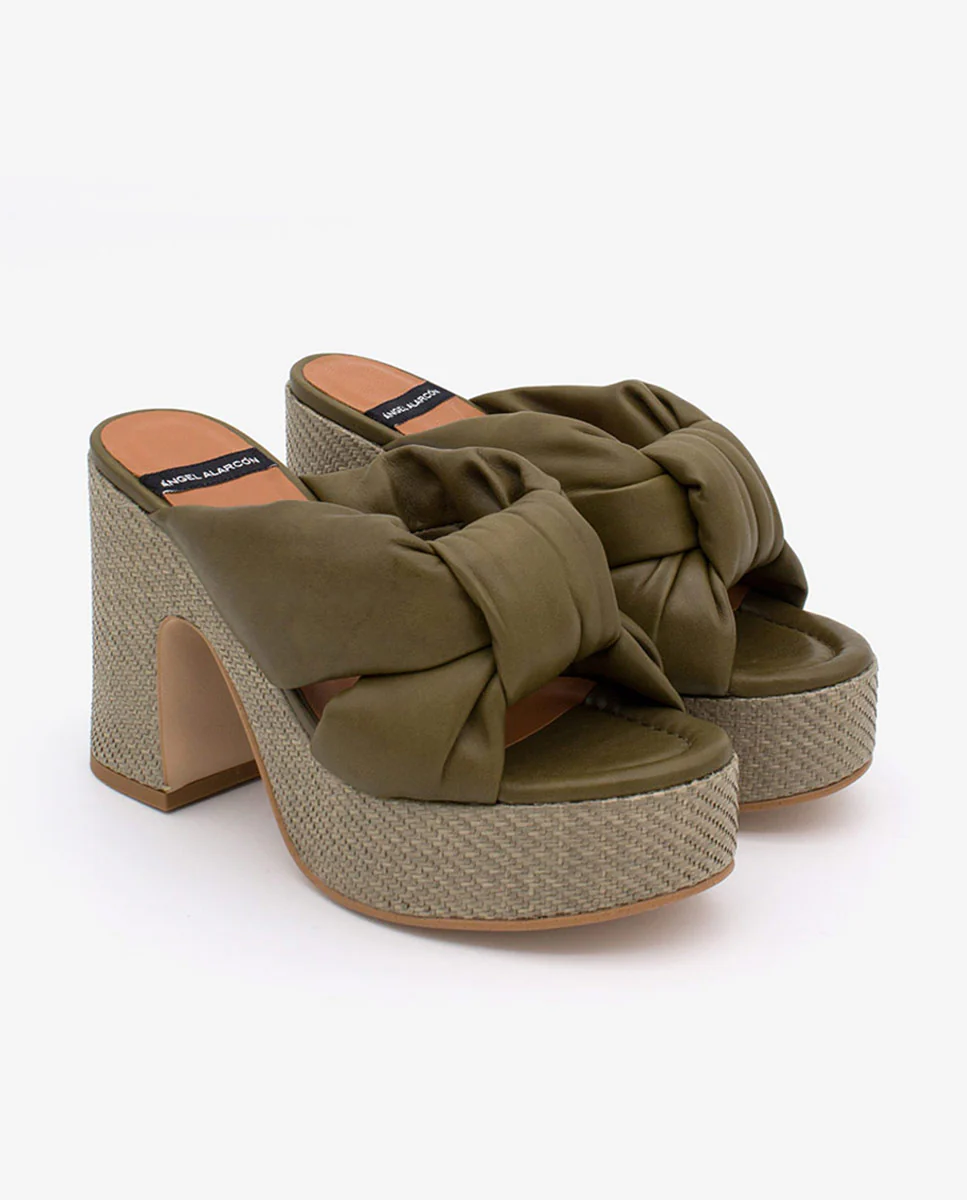 KIMM – Mule de piel acolchada con tacón y plataforma de rafia - Image 11