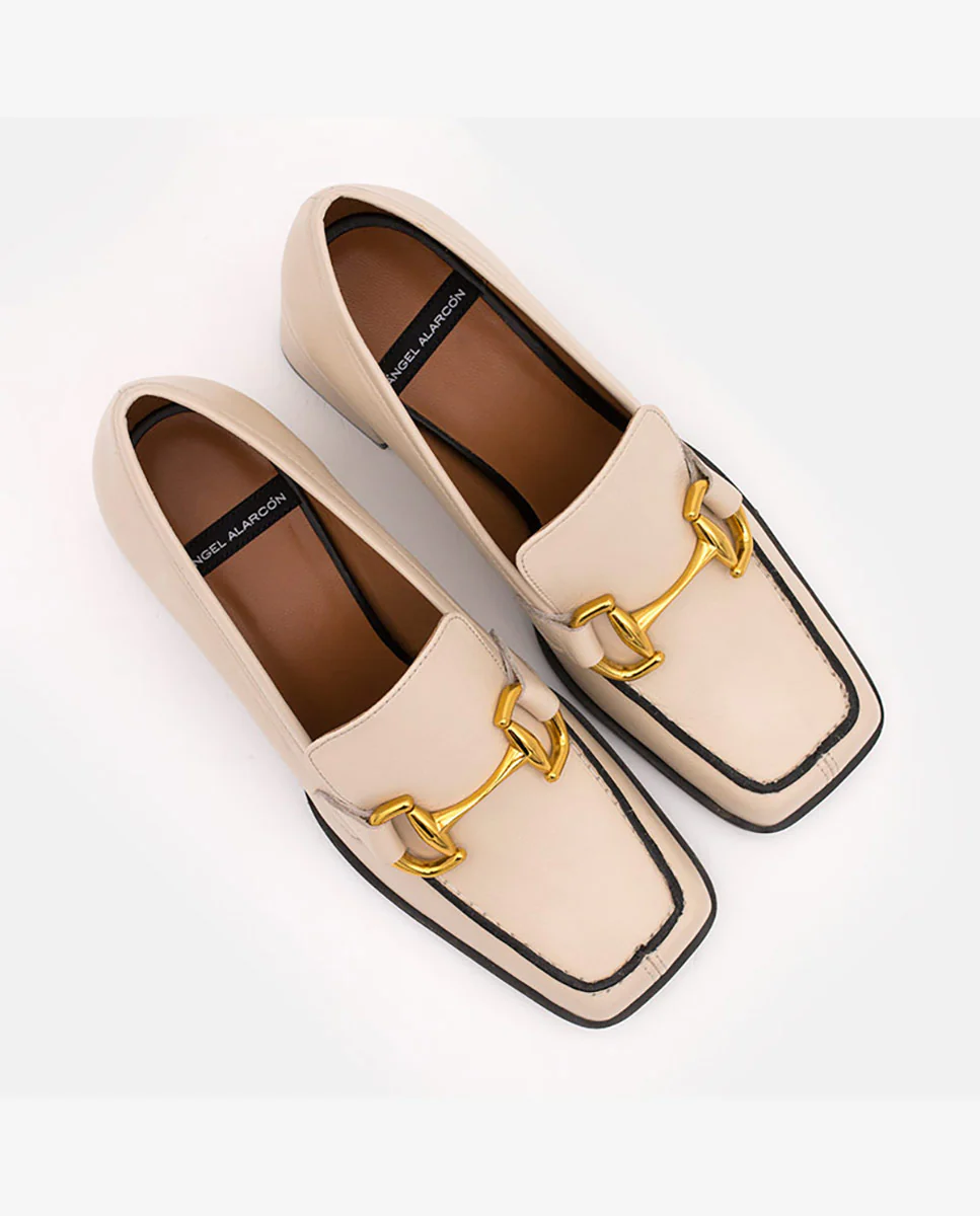 KISKI – Mocasín de piel con tacón ancho y adorno metálico - Image 6