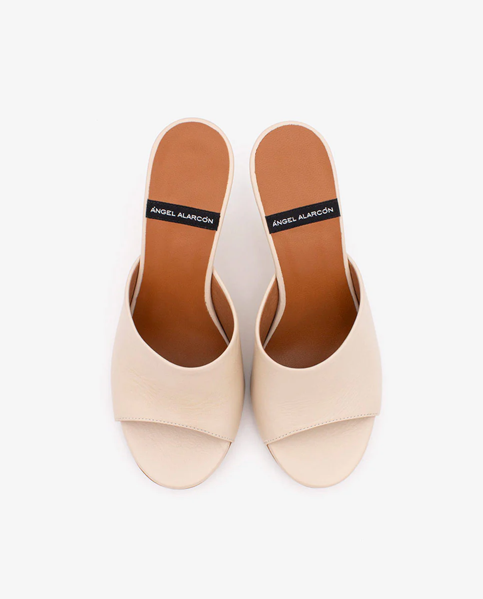 LILY - Mules con tacón de diseño de piel - Image 4