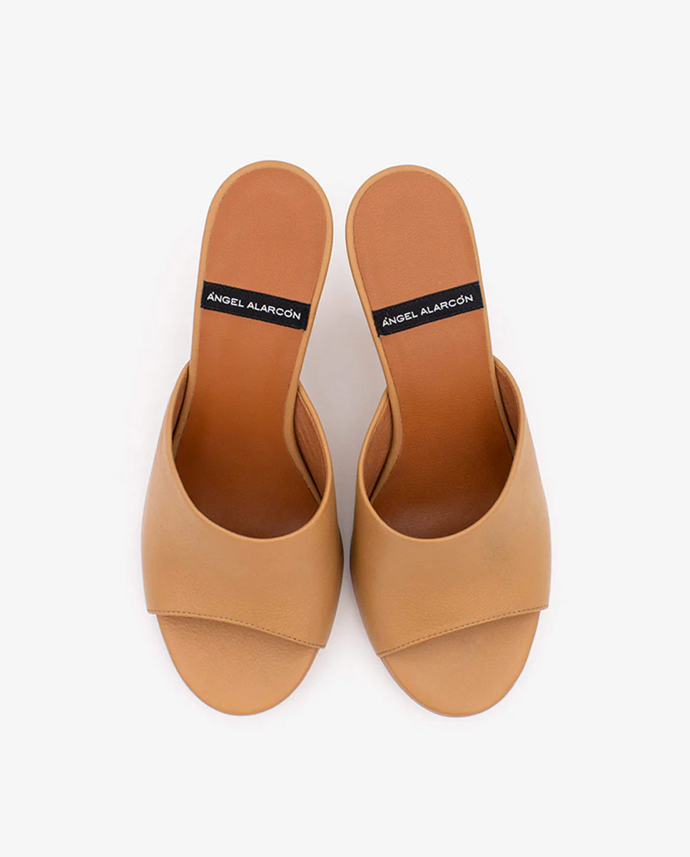 LILY - Mules con tacón de diseño de piel - Image 9