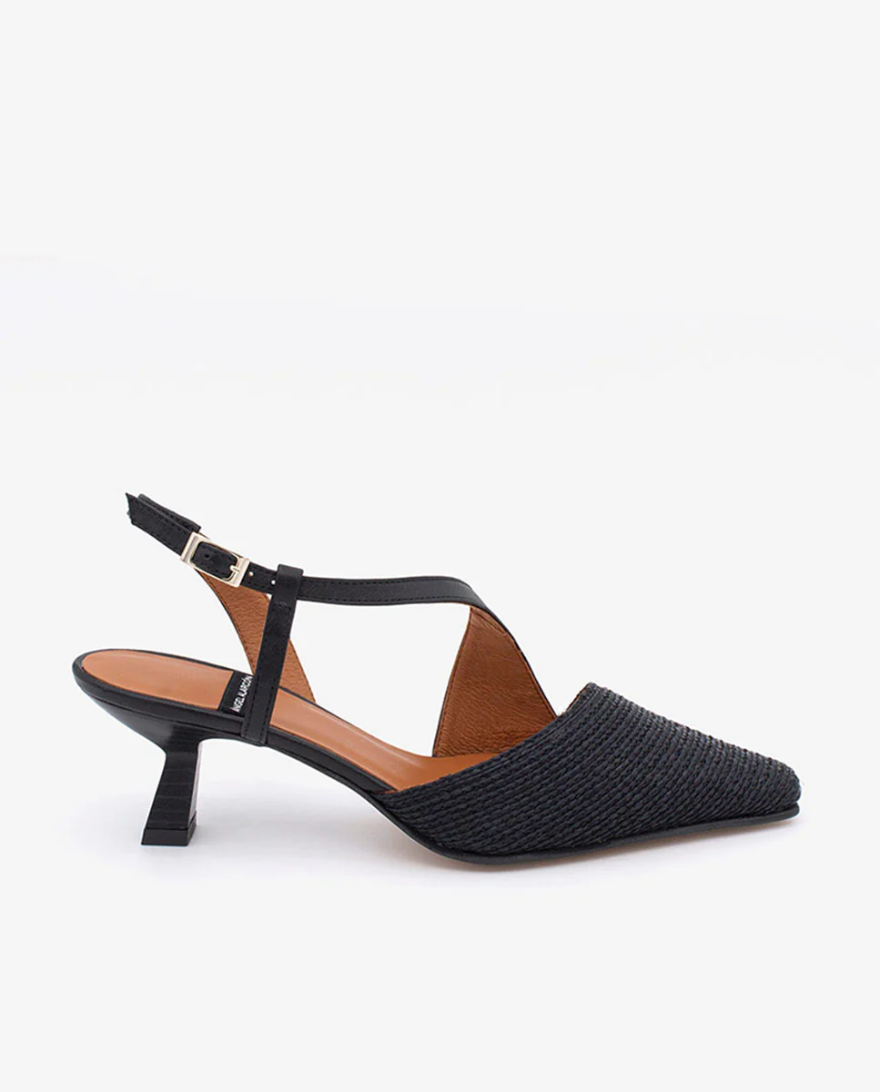 LORAINE – Zapato de salón destalonado con cierre cruzado en rafia y piel - Image 10