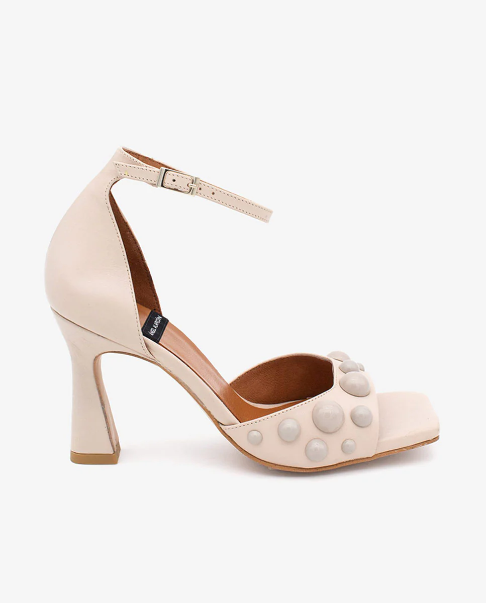 MARGAUX – Sandalia con pulsera y pala adornada con semiesferas en piel - Image 12