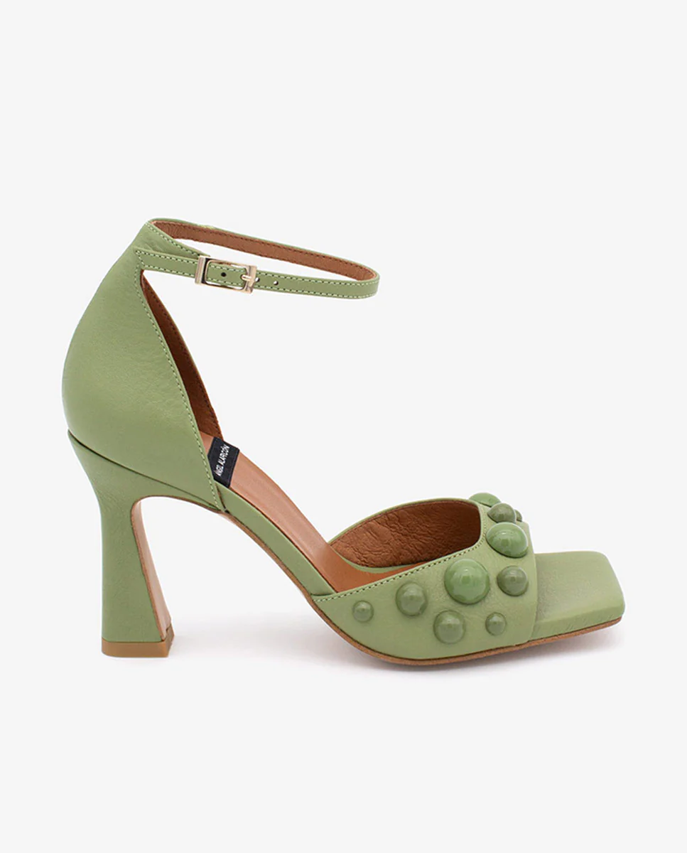 MARGAUX – Sandalia con pulsera y pala adornada con semiesferas en piel - Image 19