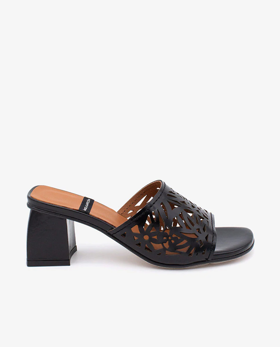 MARGUERITE  - Mule de pala troquelada con tacón ancho en piel brillante - Image 12