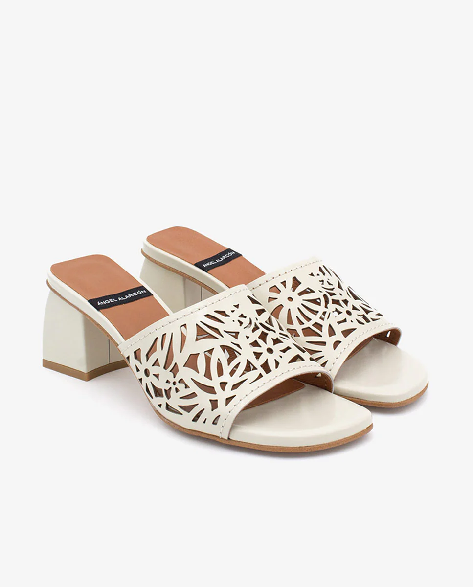 MARGUERITE  - Mule de pala troquelada con tacón ancho en piel brillante - Image 8