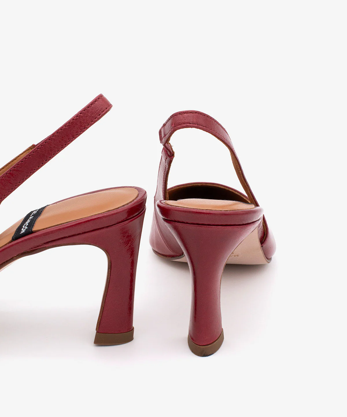 NARA – Stiletto destalonado con tacón alto de piel texturizada - Image 17