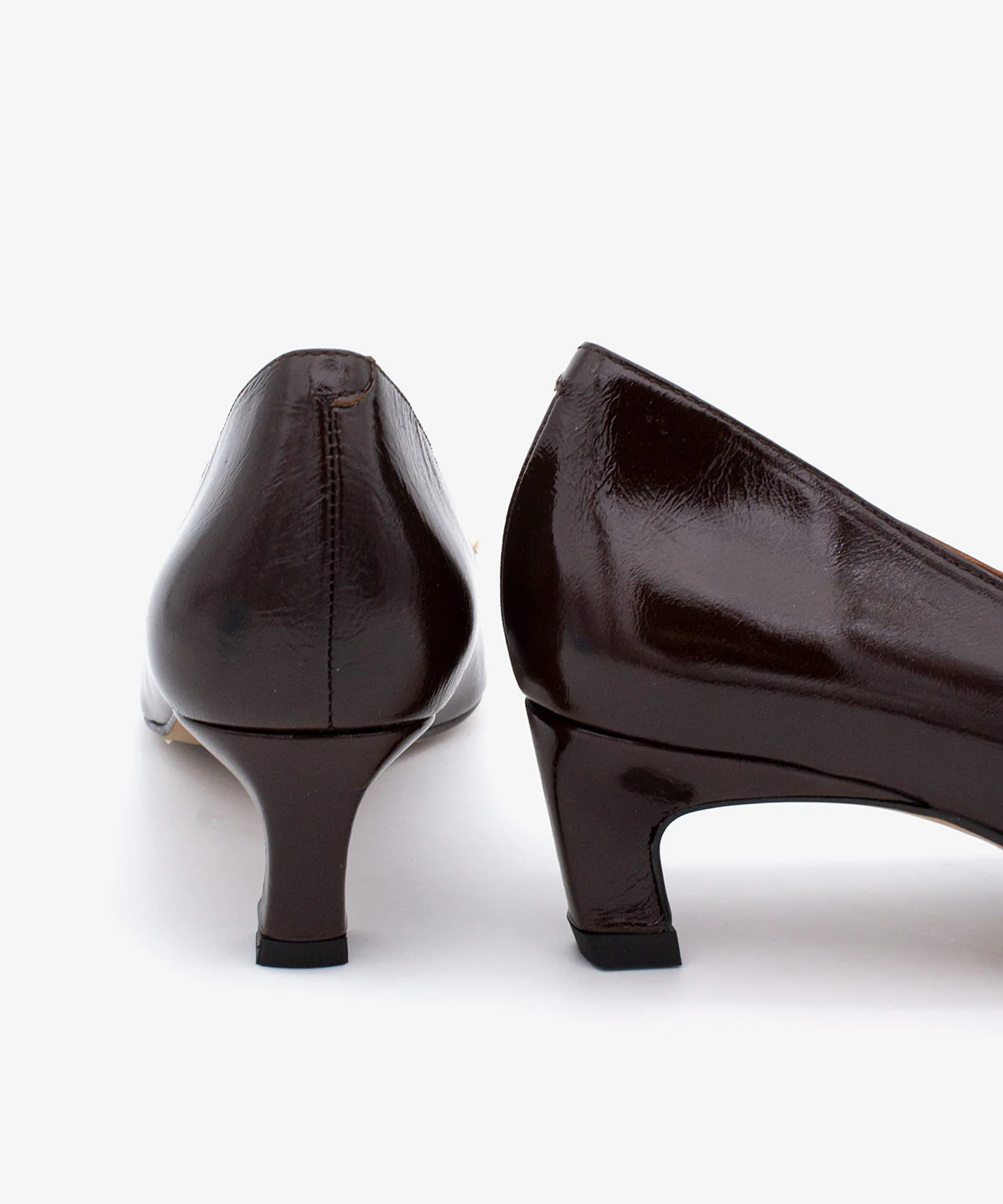 NELIE – Zapato de salón de corte mocasín con tacón mini y adorno metálico - Image 11