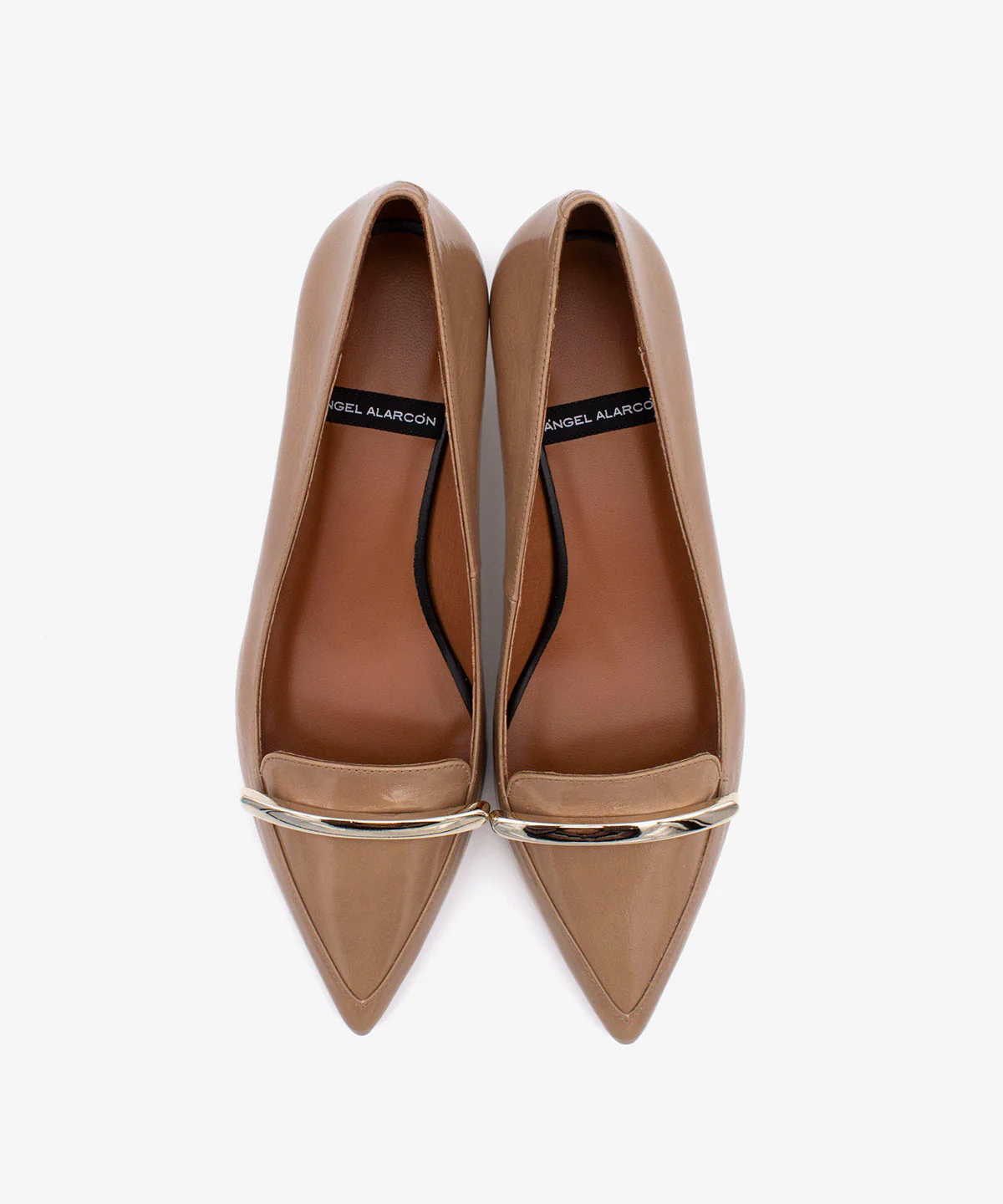 NELIE – Zapato de salón de corte mocasín con tacón mini y adorno metálico - Image 4