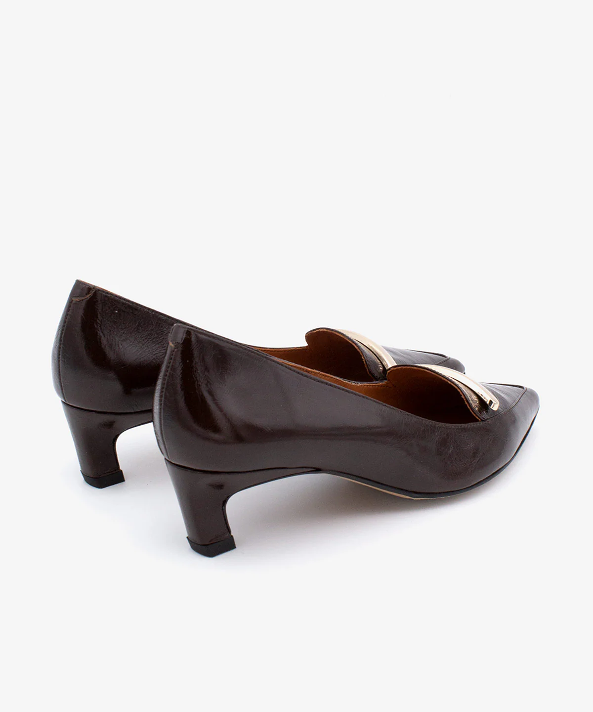 NELIE – Zapato de salón de corte mocasín con tacón mini y adorno metálico - Image 8