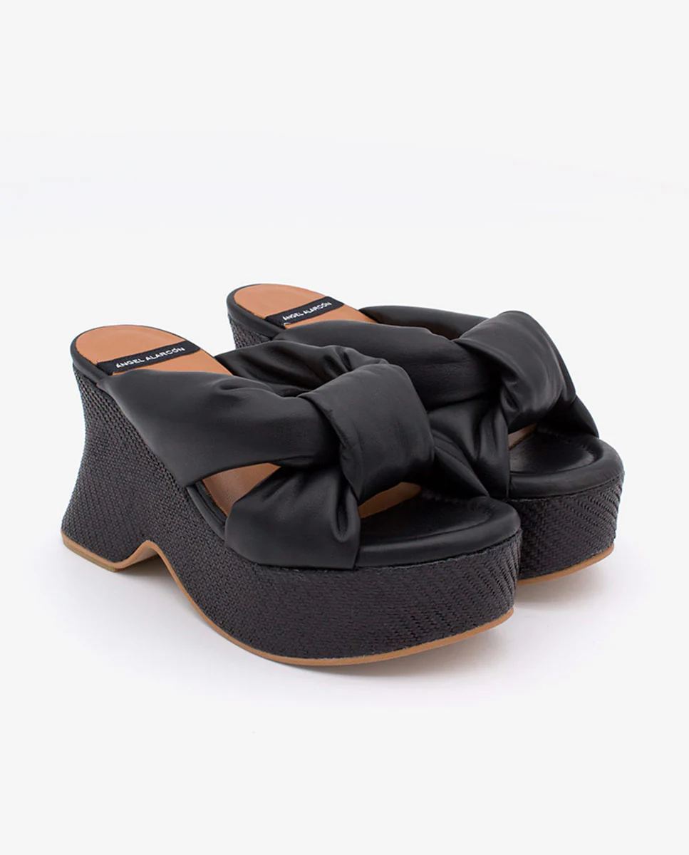 OLINDE – Mule de piel con tiras acolchadas y cuña de diseño - Image 11