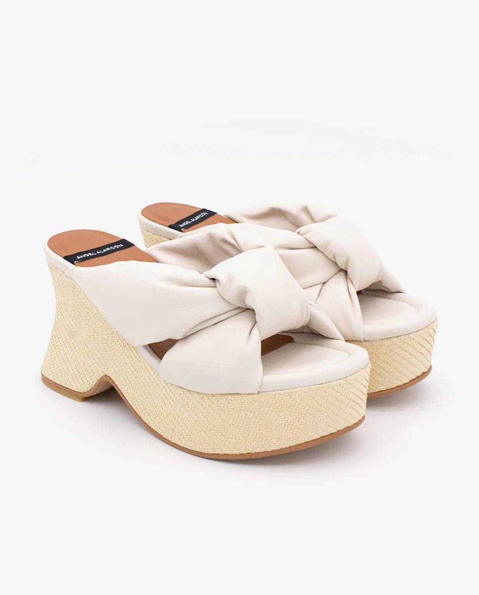 OLINDE – Mule de piel con tiras acolchadas y cuña de diseño - Image 6