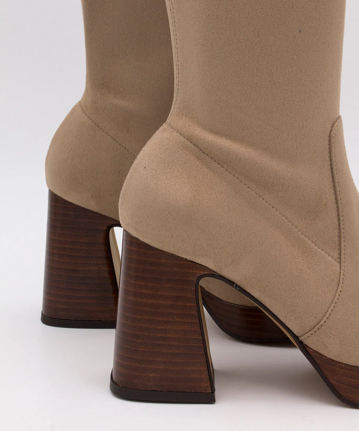 SIELTA – Bota elástica anteada con tacón ancho y plataforma - Image 4