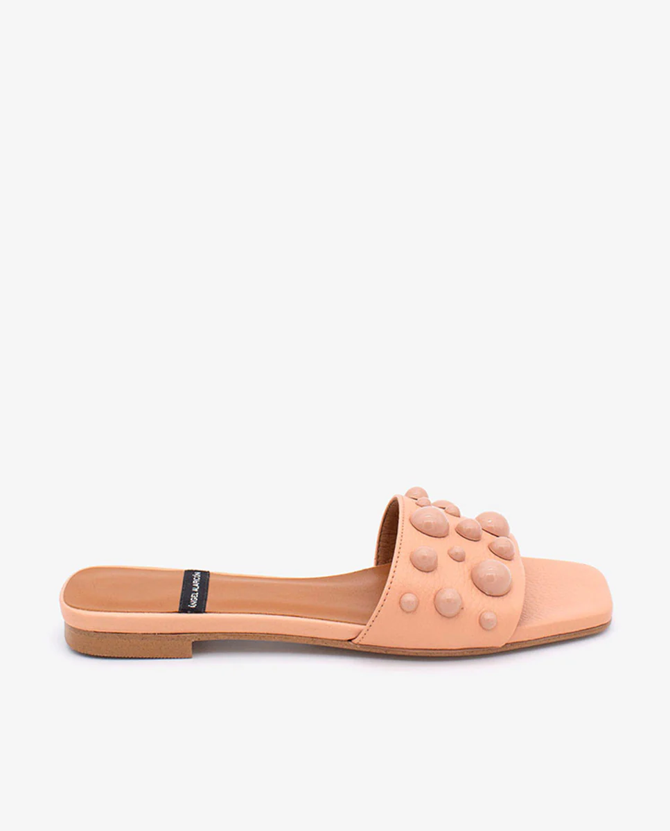 SYLVIE – Zapatos planos en piel tipo mule abiertos con pala adornada con semiesferas - Image 11