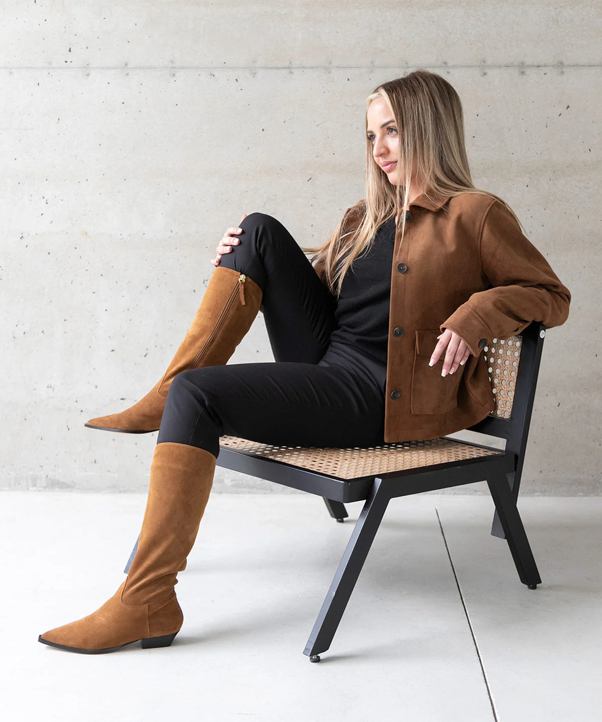 TARYN – Bota de mujer de caña alta con cremallera interna de serraje - Image 4