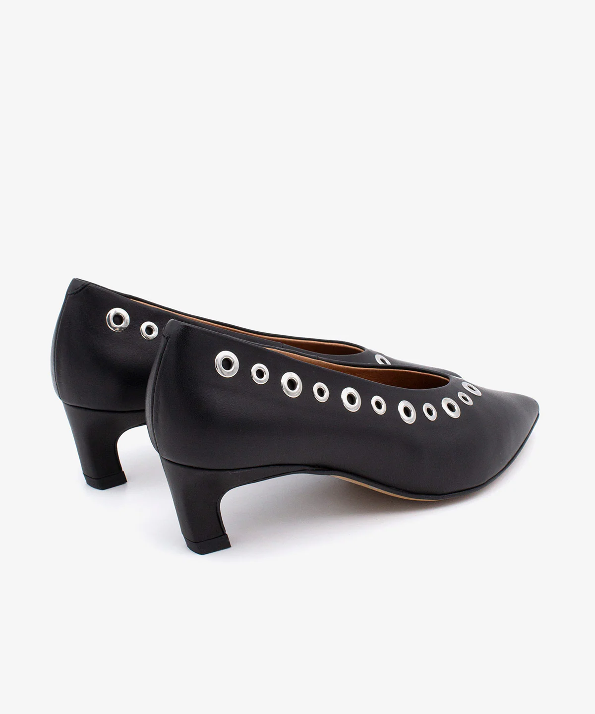 VERA – Zapato de tipo salón con tacón mini de piel con detalles metálicos - Image 3