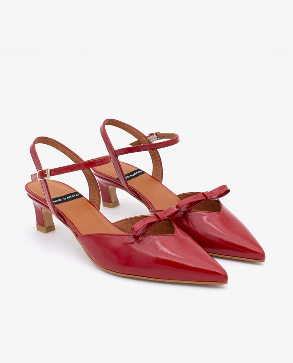 VERONIQUE – Zapatos de salón abiertos con tacón bajo de piel brillante - Image 10