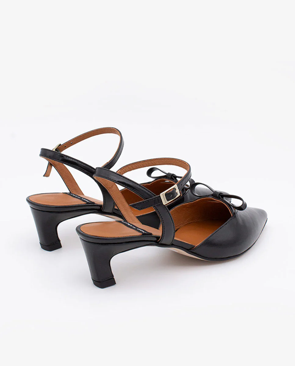 VERONIQUE – Zapatos de salón abiertos con tacón bajo de piel brillante - Image 5