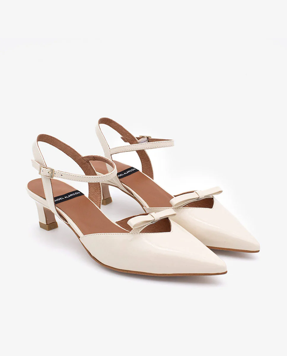 VERONIQUE – Zapatos de salón abiertos con tacón bajo de piel texturizada - Image 7