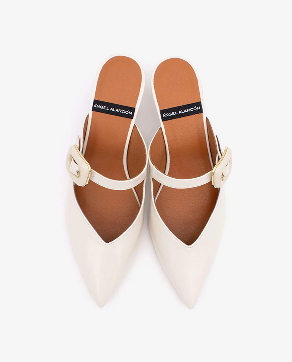 YVONNE - Mules merceditas con tacón bajo de piel brillante - Image 13